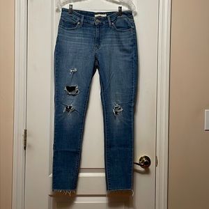 Levi’s 711 skinny ripped jean
